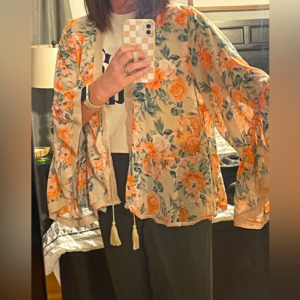 Kimono tie Top. Worn only once.